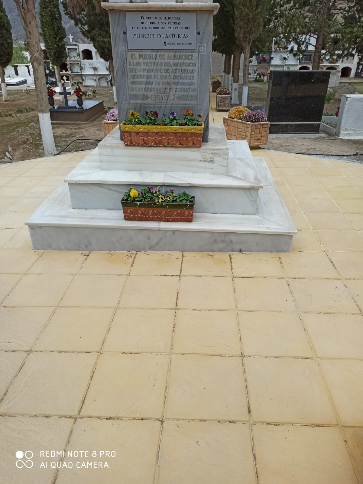 PAVIMENTACIÓN DE CALLES EN CEMENTERIO MUNICIPAL